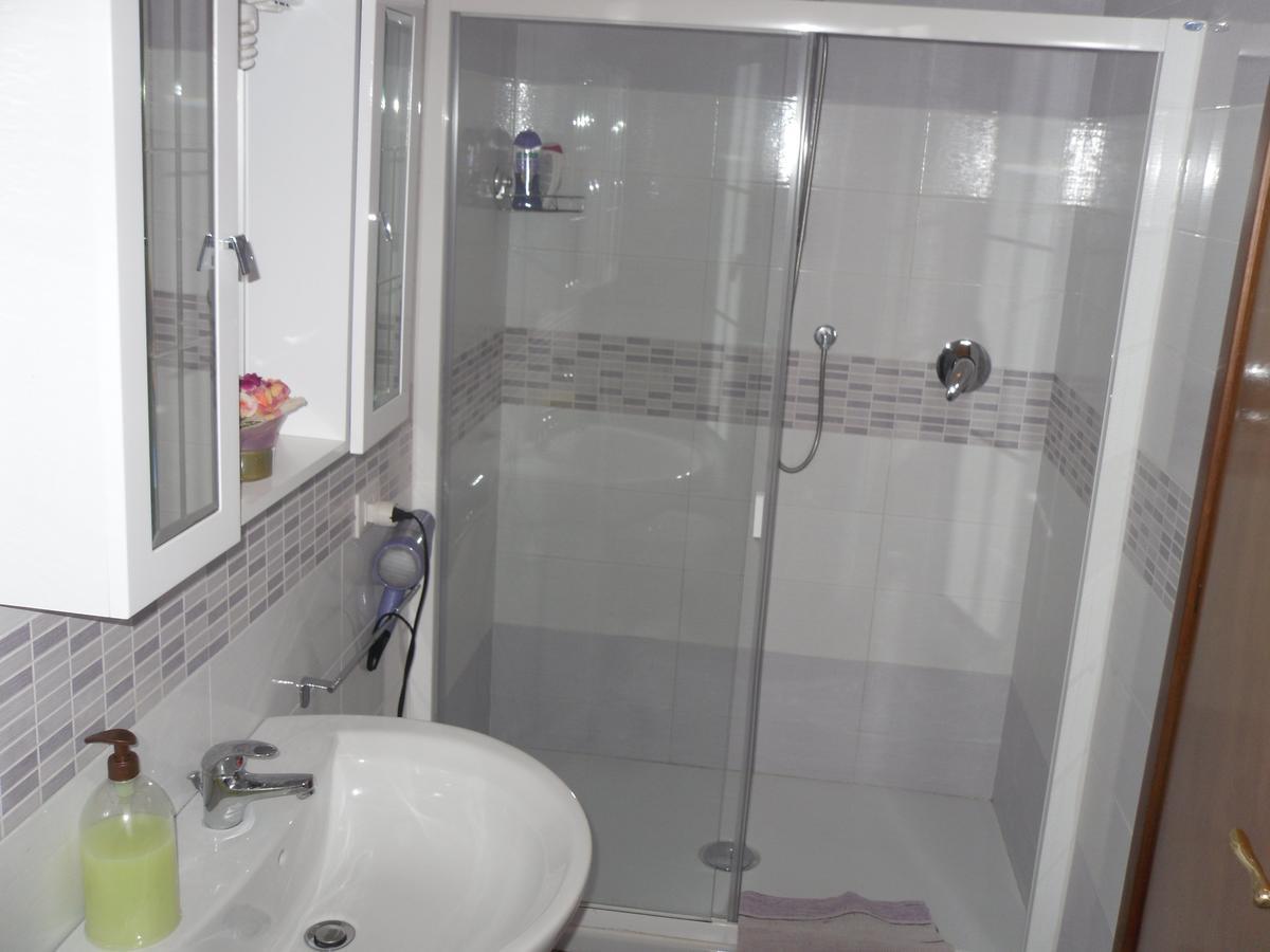 Da Angela - Camere Con Bagno Privato A Foligno Vicino Al Centro Extérieur photo